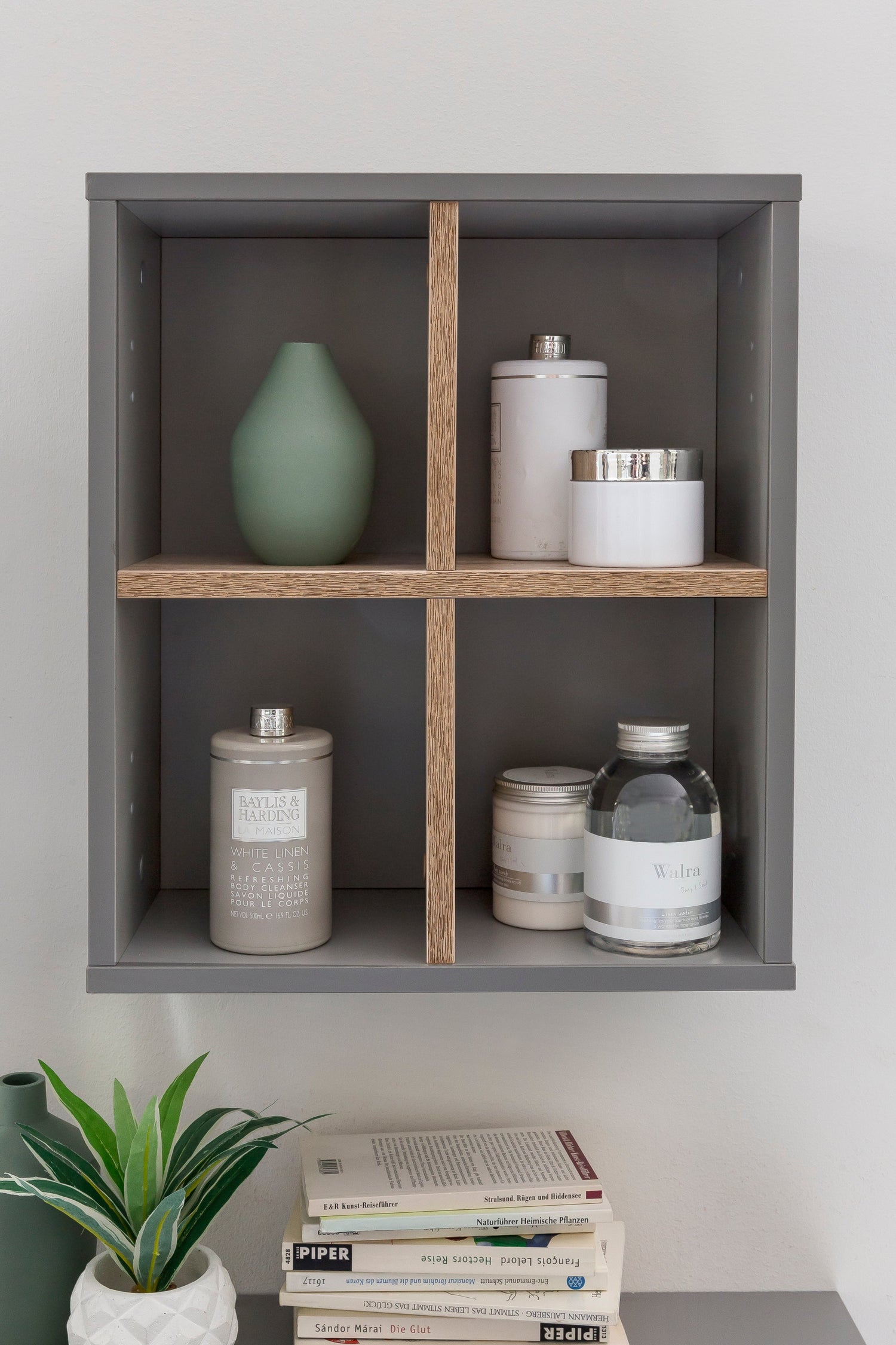  Detailbild Wandregal Platin/ eiche